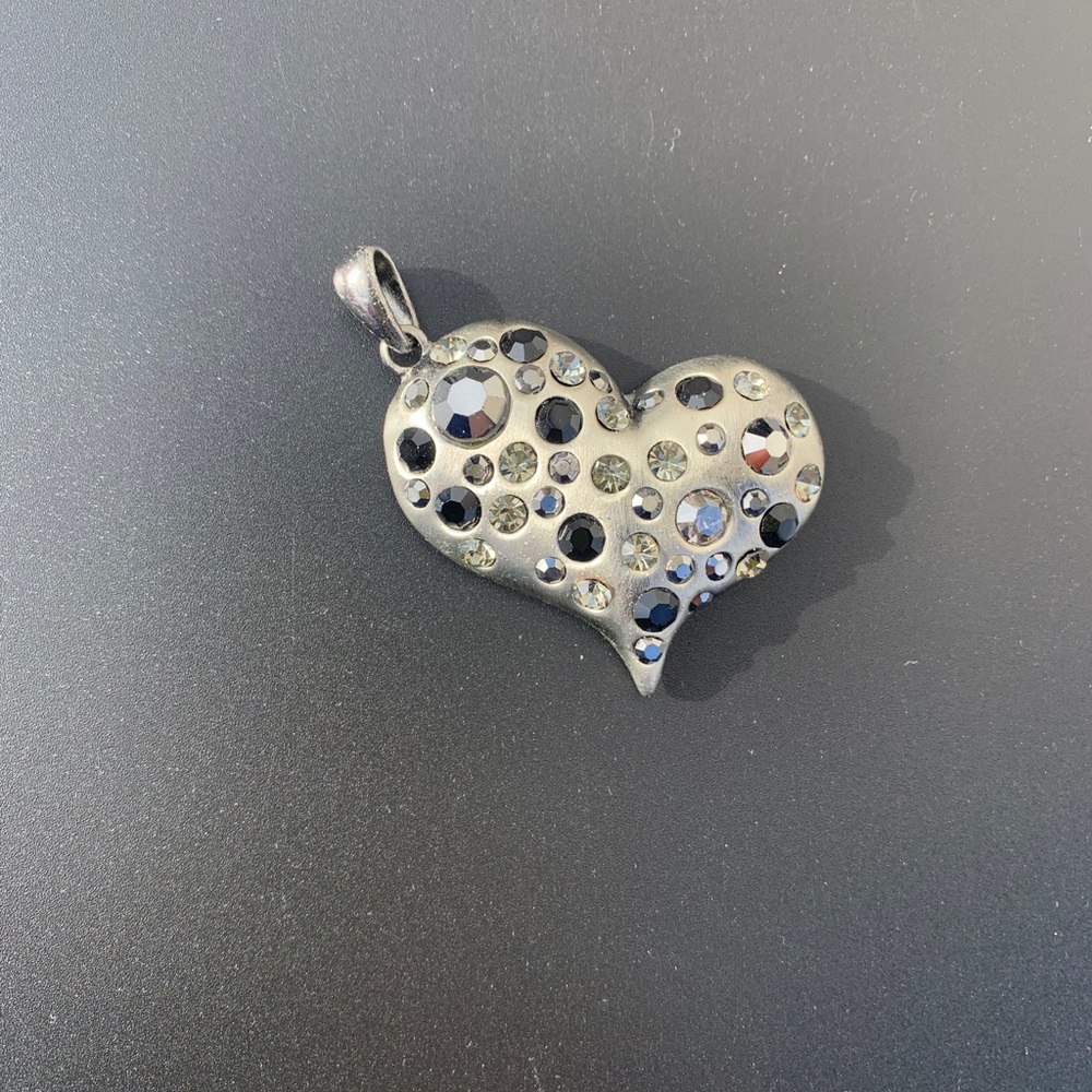 Heart shaped gem pendant